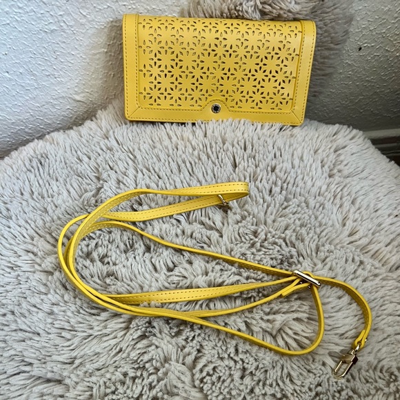 Danier Yellow Perforated Leather Crossbody Bag – New Without Tags - Picture 12 of 12